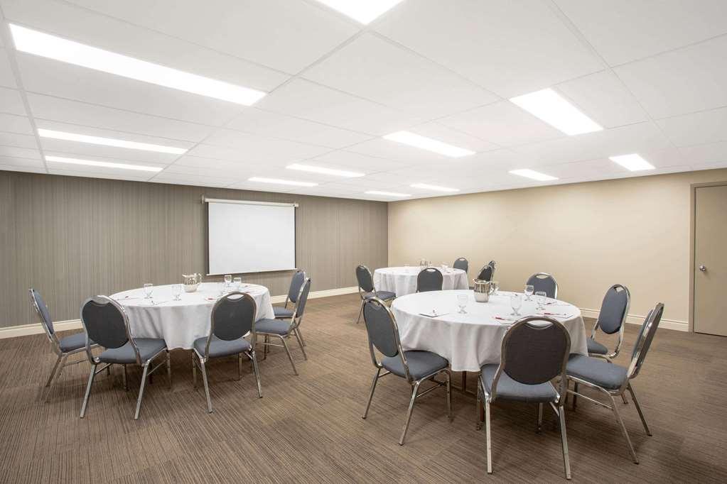Quality Inn & Conference Centre Kingston Central Bekvämligheter bild