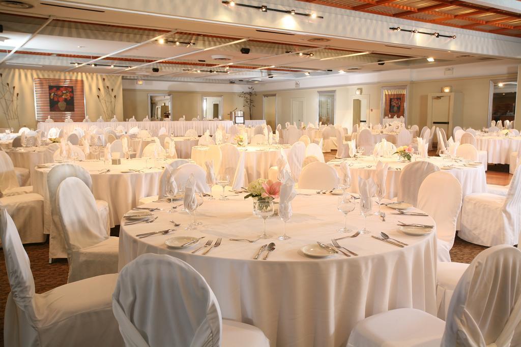 Quality Inn & Conference Centre Kingston Central Restaurang bild