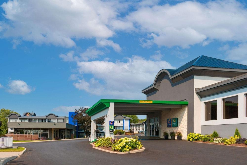 Quality Inn & Conference Centre Kingston Central Exteriör bild